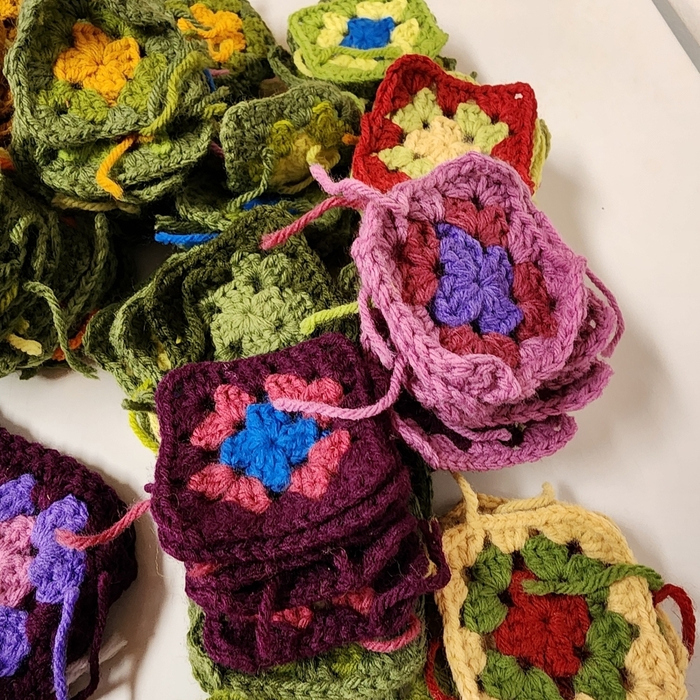 Vintage Crocheted Granny Squares 1-8" Individual Squares Colorful Lot Over 170 - Picture 9 of 16